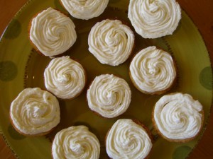 Lemon Cupcakes with Buttercream Frosting -- Edge Up As Us

