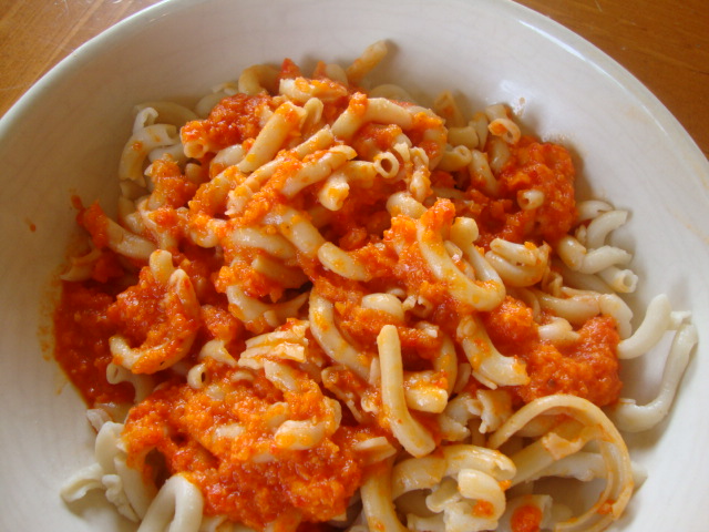 Pasta with Roasted Red Pepper Sauce -- Edge Up As Us
